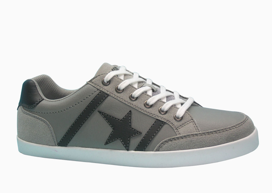 Prix raisonnable, basse coupe, chaussure de patinage pour hommes, bonne qualité.