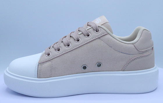 Chaussures en toile de mode pour femmes avec des caractéristiques résistantes aux glissades et légères pour le printemps et l'automne