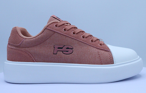 Chaussures en toile de mode pour femmes avec des caractéristiques résistantes aux glissades et légères pour le printemps et l'automne