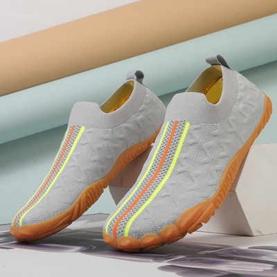Des chaussures de haute qualité pour la pêche et les activités de plein air, légères, durables et confortables, parfaites pour la rivière.