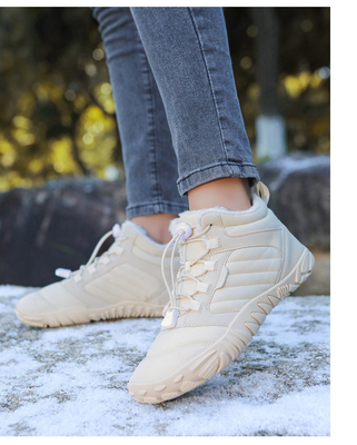 Chaussures de neige de plein air pour hommes et femmes Nouveau style Conception hivernale transfrontalière Anti-dérapant imperméable à l'eau en laine chaude en coton