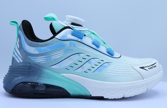 Des chaussures pour enfants élégantes et personnalisables avec des lumières intégrées