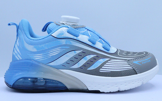 Des chaussures pour enfants élégantes et personnalisables avec des lumières intégrées