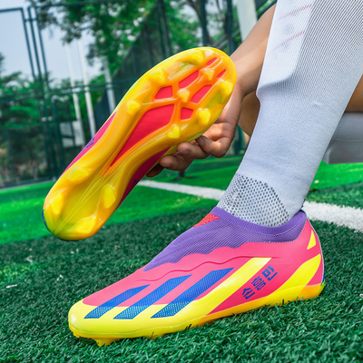 Chaussures de football AG polyvalentes pour gazon artificiel et gazon naturel