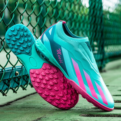 Chaussures de football AG polyvalentes pour gazon artificiel et gazon naturel