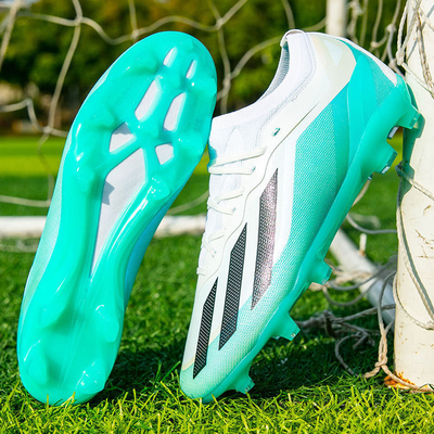 Chaussures de football en gros pour garçons AG Long Spikes Coupe du monde TF Spikes cassés Chaussures d'entraînement pour compétitions d'herbe