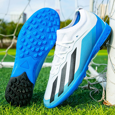 Chaussures de football en gros pour garçons AG Long Spikes Coupe du monde TF Spikes cassés Chaussures d'entraînement pour compétitions d'herbe