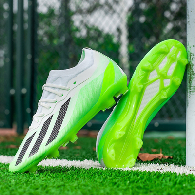 Chaussures de football en gros pour garçons AG Long Spikes Coupe du monde TF Spikes cassés Chaussures d'entraînement pour compétitions d'herbe