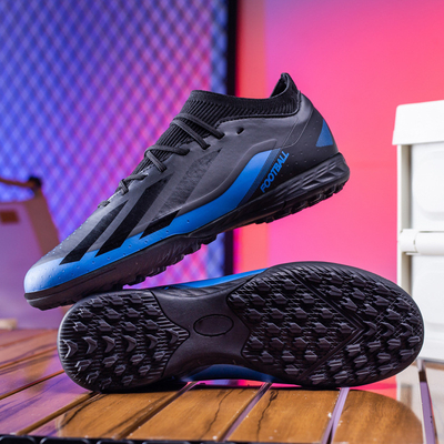 Chaussures de football bas de gamme pour les étudiants avec des épingles longues et courtes design unique chaussures d'entraînement de compétition de gazon artificiel