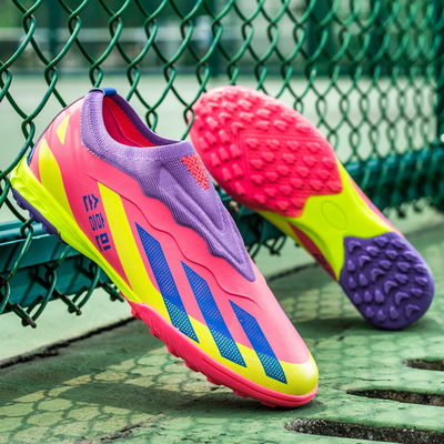 Chaussures de football bas de gamme pour les étudiants avec des épingles longues et courtes design unique chaussures d'entraînement de compétition de gazon artificiel