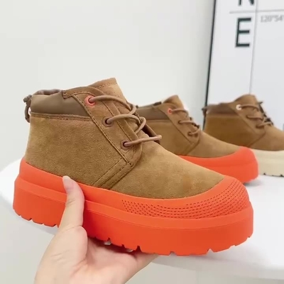 Chaussures de neige à semelles épaisses chaudes en cuir de vache d'hiver étanches à l'eau, antidérapantes, à trois pattes, courtes avec sangles pour femmes