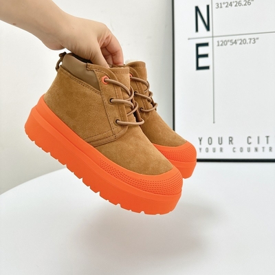 Chaussures de neige à semelles épaisses chaudes en cuir de vache d'hiver étanches à l'eau, antidérapantes, à trois pattes, courtes avec sangles pour femmes