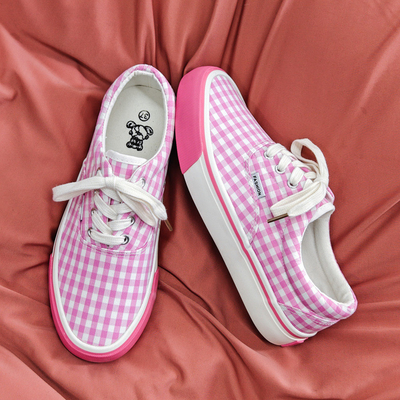 Personnaliser le nouveau style bas-top triple vulcanisés femmes printemps et été étudiant chaussures de toile en rose taille 35-40