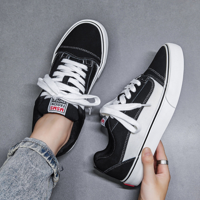 Chaussures de toile Hommes et femmes 2024 Été Nouveau étudiant Coréen Couple Sports Casual Chaussures de rue Shooting Board Chaussures en gros