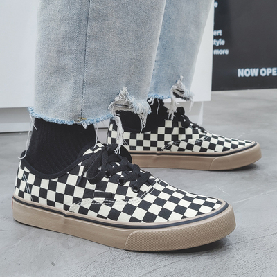 2024 Printemps automne Nouveaux baskets à bas dessus chaussures à la mode polyvalent couple chaussures décontractées chaussures d'étudiant chaussures de toile chaussures d'homme