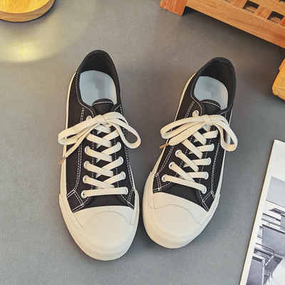 Été 2024 Nouvelles chaussures en toile blanche et lactée respirantes chaussures d'hommes chaussures blanches toutes matches chaussures décontractées à la mode chaussures d'hommes