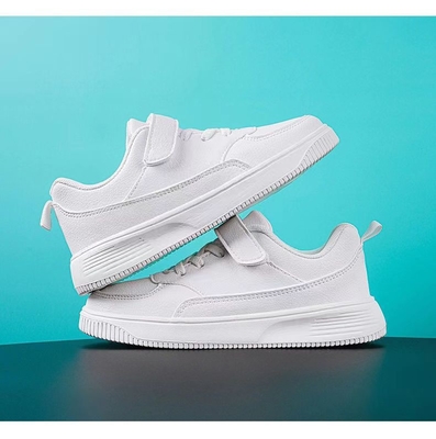 Sneakers blancs pour enfants Chaussures de patinage 2024 Anti-dérapant Chaussures noires en cuir étanches à l'eau Chaussures de sport anti-dérapant