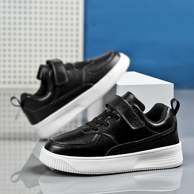 Sneakers blancs pour enfants Chaussures de patinage 2024 Anti-dérapant Chaussures noires en cuir étanches à l'eau Chaussures de sport anti-dérapant