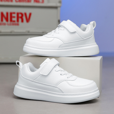 Sneakers blancs pour enfants Chaussures de patinage 2024 Anti-dérapant Chaussures noires en cuir étanches à l'eau Chaussures de sport anti-dérapant